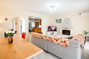 Anastasios Holiday Home