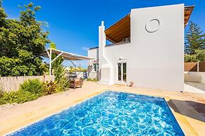 Villa Rea in Adelianos Kampos