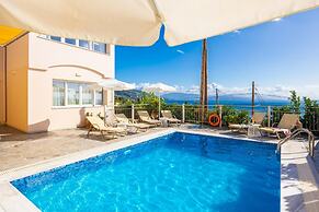 Villa Cleo Beach in Mparmpati