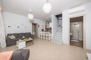 Villa Cleo Beach in Mparmpati