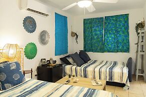 Trade Winds Restaurant & Guesthouse