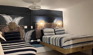 Trade Winds Restaurant & Guesthouse