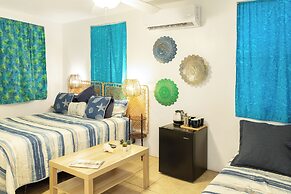 Trade Winds Restaurant & Guesthouse