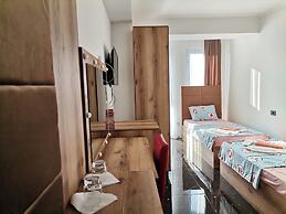 Hotel ema