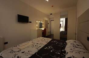 Hotel ema