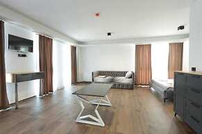 Hotel ema