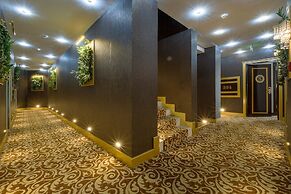 S White Hotel
