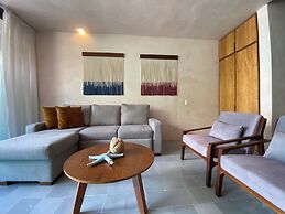 Sabor a Miel: Steps from the Beach & 5th Avenue