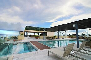 Joy Apt with rooftop and panoramic views