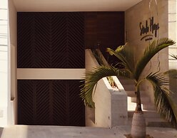 Stylish Studios with Rooftop Pool