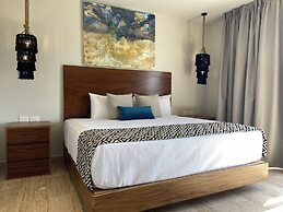 Private Terrace & Jacuzzi in Aldea Zama