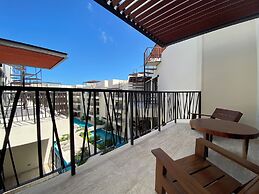 Private Terrace & Jacuzzi in Aldea Zama