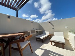 Private Terrace & Jacuzzi in Aldea Zama