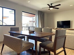 Private Terrace & Jacuzzi in Aldea Zama