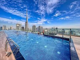 Spectacular Burj View from Infinity Pool