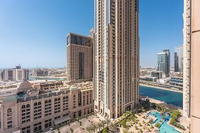 Luxury Leisure Massive Pool Oasis