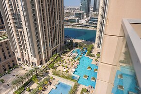 Luxury Leisure Massive Pool Oasis
