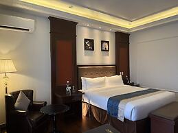 Madison Crown Hotel