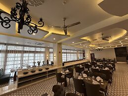 Madison Crown Hotel