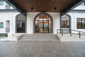 Finn Hotel