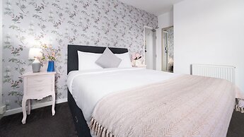 Harbour Hub Hotel