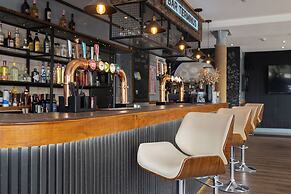 Harbour Hub Hotel