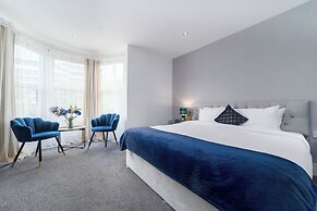 Harbour Hub Hotel