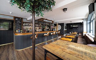 Harbour Hub Hotel