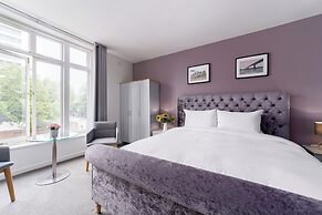 Harbour Hub Hotel