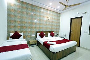 Basil Inn near To Taj Mahal