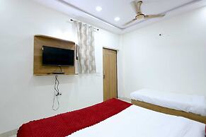 Basil Inn near To Taj Mahal