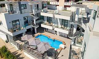 Pnoe Beachside Living