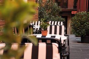 The Yard Hotel
