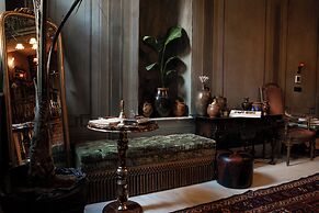 The Yard Hotel