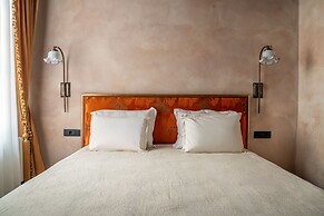 The Yard Hotel