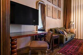 The Yard Hotel