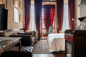 The Yard Hotel