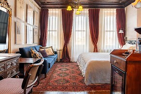 The Yard Hotel