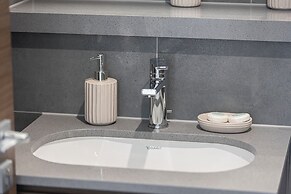 Sobha Suites by Hostiva - Burj View