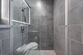 Sobha Suites by Hostiva - Burj View