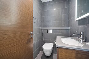 Sobha Suites by Hostiva - Burj View