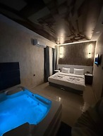 Royal Fsm Suites