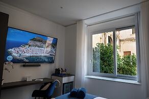 BM SUITES CEFALU'