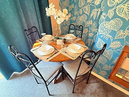 Homey 4 bedroom house for large groups