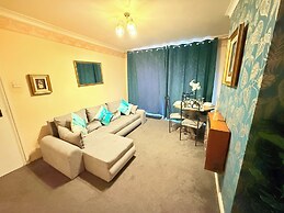 Homey 4 bedroom house for large groups