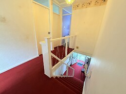 Homey 4 bedroom house for large groups