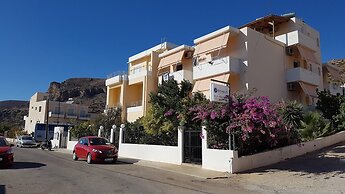 Michalis Studios & Apartments