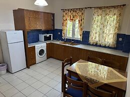 Michalis Studios & Apartments