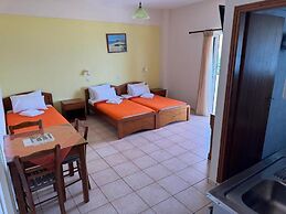 Michalis Studios & Apartments