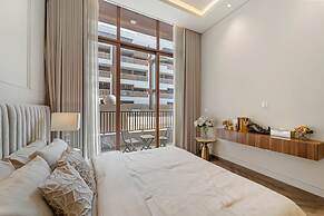 Brand New Stylish Unit near Circle Mall